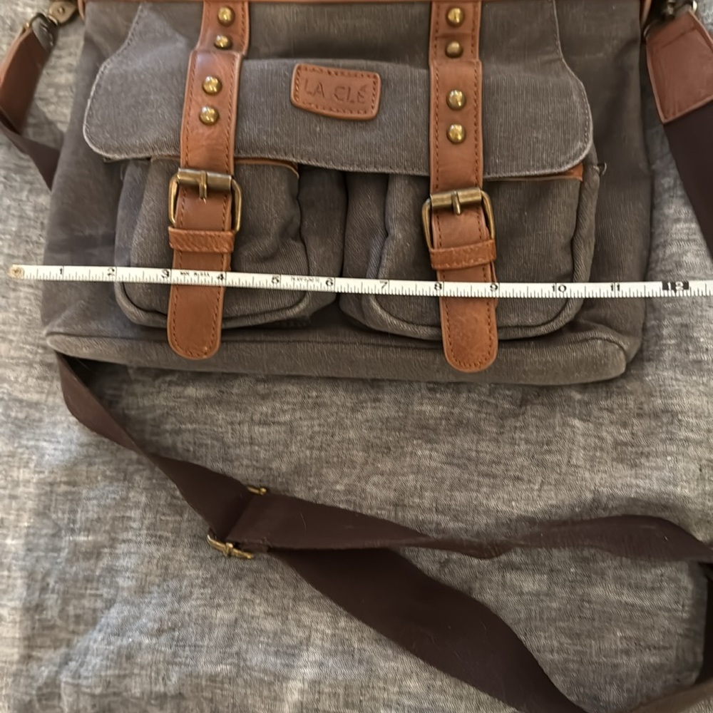 Canvas & Leather LA CLE Cross Body Bag. Charcoal Gray. - Picture 6 of 7